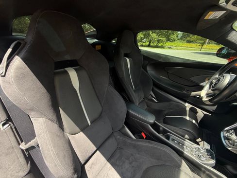 Used 2017 McLaren 570S Coupe image 26