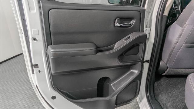 Used 2022 Nissan Frontier SV RWD image 16