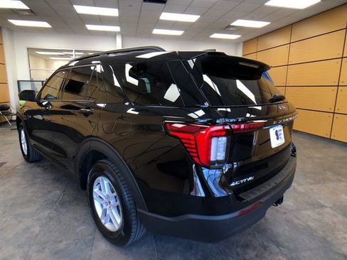 New 2026 Ford Explorer Active AWD/4WD image 5