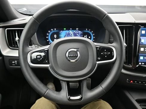 Used 2022 Volvo XC60 B6 R-Design w/ Protection Package Premier image 22