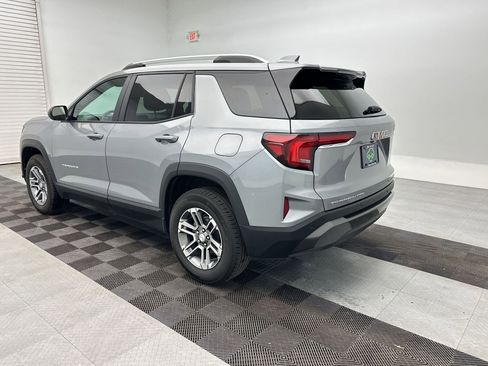 Used 2025 GMC Terrain Elevation w/ Elevation Premium Package image 3