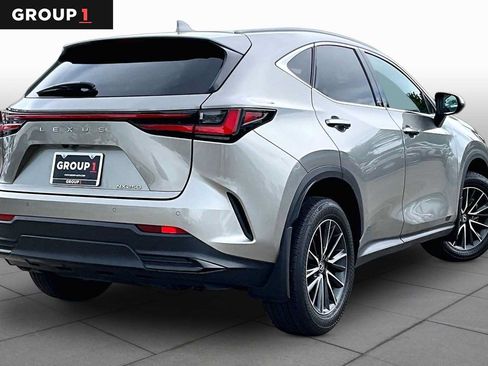 Used 2025 Lexus NX 250 FWD w/ Accessory Package (2T) image 11