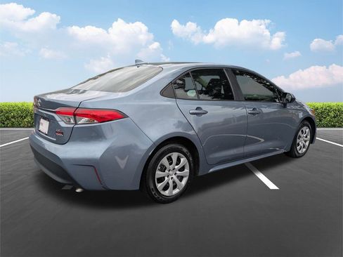 Used 2024 Toyota Corolla LE image 4
