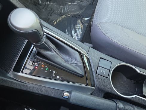 Used 2016 Toyota Corolla LE FWD image 31
