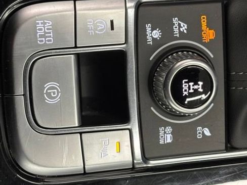 Used 2025 Kia Telluride S AWD/4WD image 40