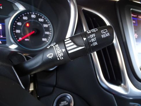 Used 2022 Chevrolet Equinox LT FWD image 17