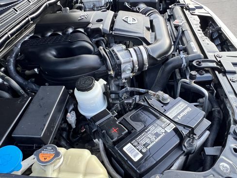 Used 2019 Nissan Frontier SV image 39