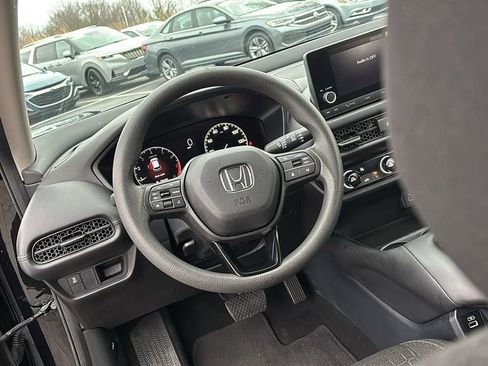 Used 2023 Honda HR-V LX image 13