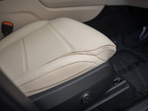 New 2026 Mercedes-Benz GLC 350e 4MATIC image 34