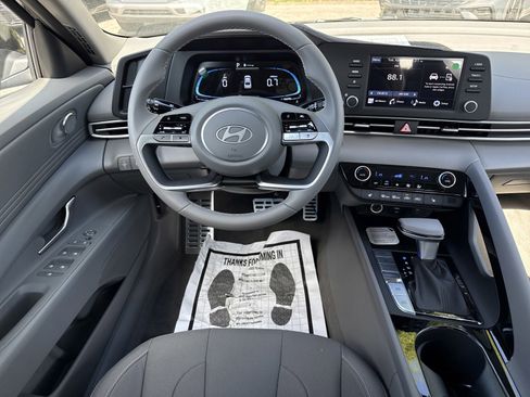 New 2026 Hyundai Elantra SEL Sport FWD image 14