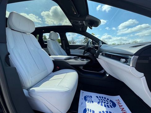 Certified 2024 Cadillac Lyriq Sport AWD/4WD image 32