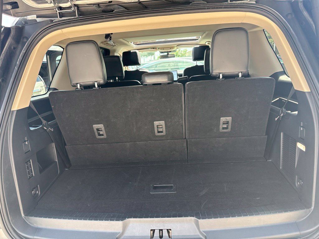 Used 2024 Ford Expedition XLT RWD image 21