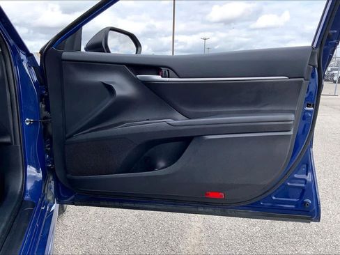 Used 2024 Toyota Camry SE image 21