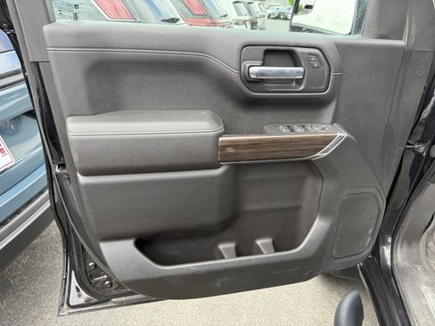 Used 2021 Chevrolet Silverado 1500 LT AWD/4WD image 19