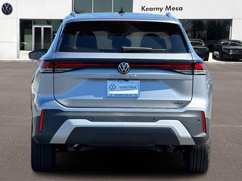 New 2025 Volkswagen Tiguan SE image 5