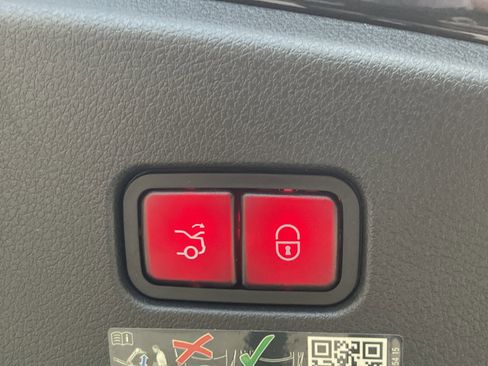 Certified 2024 Mercedes-Benz CLE 300 4MATIC Coupe image 11