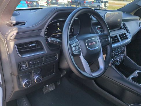 Used 2024 GMC Yukon SLT image 10