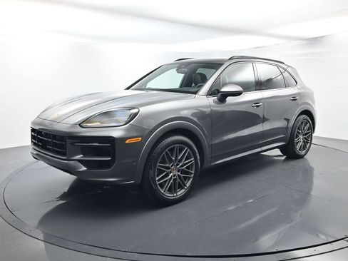 Certified 2025 Porsche Cayenne AWD/4WD image 1