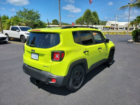 Used 2017 Jeep Renegade Sport w/ Power & Air Group FWD image 5