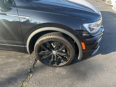 Used 2021 Volkswagen Tiguan SE R-Line image 12