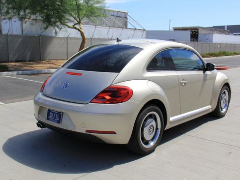 Used 2012 Volkswagen Beetle 2.5 image 5
