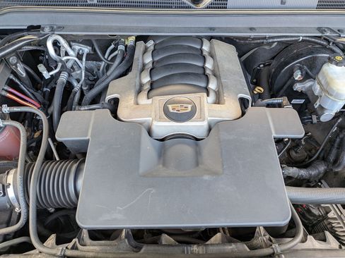 Used 2019 Cadillac Escalade Luxury image 38