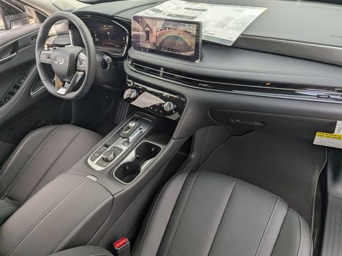 Certified 2026 INFINITI QX60 Luxe w/ Family Package image 30