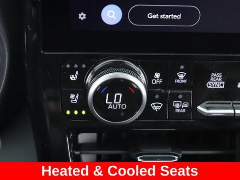 Used 2026 Toyota Highlander Platinum AWD/4WD image 3