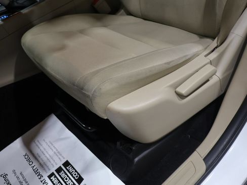 Used 2020 Jeep Grand Cherokee Laredo AWD/4WD image 12
