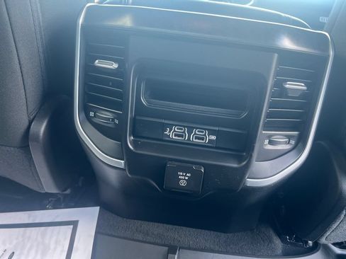 Used 2020 RAM 1500 Big Horn AWD/4WD image 25
