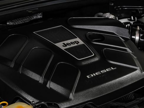 Used 2015 Jeep Grand Cherokee Overland w/ Advanced Technology Group RWD image 50