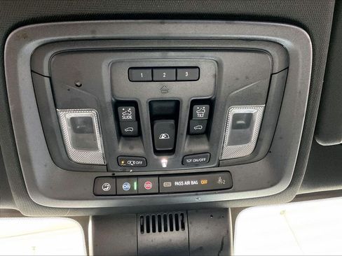 Used 2025 Chevrolet Silverado 1500 High Country w/ Technology Package AWD/4WD image 26