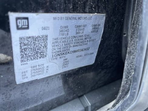 Used 2021 Chevrolet Suburban RST w/ Luxury Package image 35