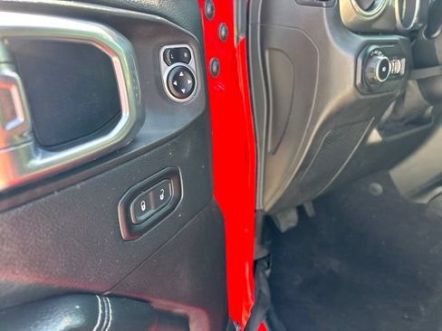 Used 2018 Jeep Wrangler Unlimited Sahara AWD/4WD image 12