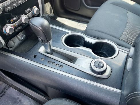 Used 2018 Nissan Pathfinder SV image 16