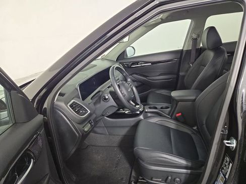 Certified 2025 Kia Seltos EX image 13