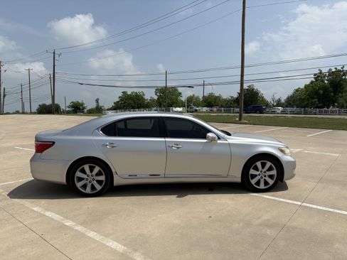 Used 2011 Lexus LS 600h L w/ Premium Luxury Pkg II AWD/4WD image 5