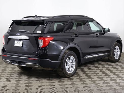 Used 2024 Ford Explorer XLT w/ Equipment Group 202A AWD/4WD image 10