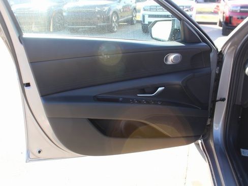 New 2026 Hyundai Elantra SE image 8