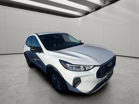 Used 2024 Ford Escape Active AWD/4WD image 12