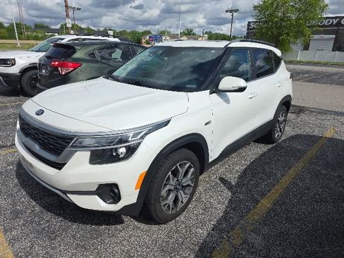 Used 2021 Kia Seltos EX AWD/4WD image 1