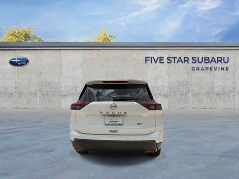 Used 2024 Nissan Rogue SV FWD image 7