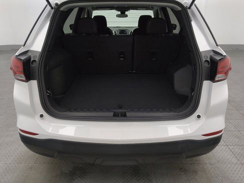 Used 2024 Chevrolet Equinox LS FWD image 29