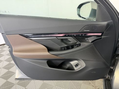 Used 2027 BMW 530i w/ Premium Package RWD image 13
