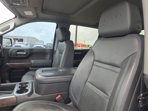 Used 2020 GMC Sierra 1500 Denali w/ Denali Ultimate Package AWD/4WD image 9