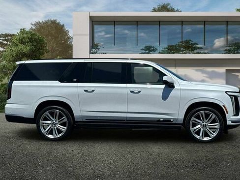 New 2026 Cadillac Escalade ESV Platinum Sport AWD/4WD image 3