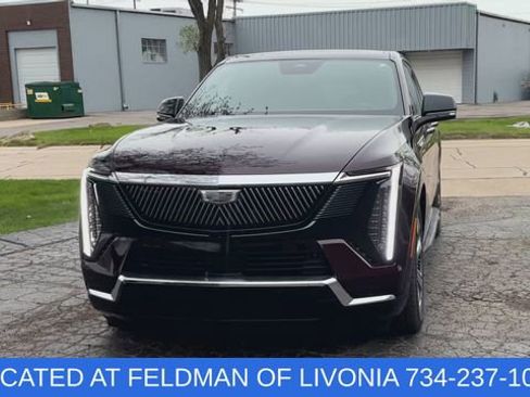 Used 2025 Cadillac Escalade IQ Luxury 2 w/ LPO, Premium Carpet Package AWD/4WD image 3