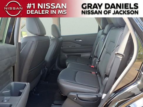New 2026 Nissan Pathfinder SL FWD image 25