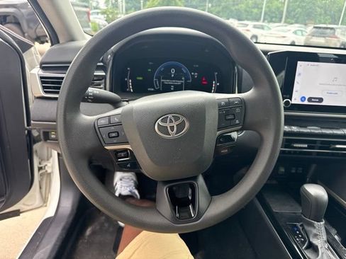Used 2025 Toyota Camry LE FWD image 17