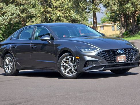 Used 2022 Hyundai Sonata SEL image 2